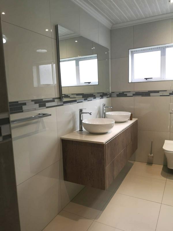To Let 4 Bedroom Property for Rent in Edgemead Western Cape